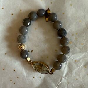 Elegant Gray Beaded Bracelet with Gold Accents